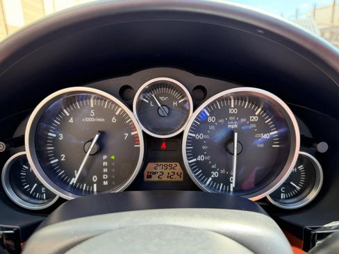 Used 2006 MAZDA MX-5 Miata Grand Touring w/ Premium Pkg RWD image 17