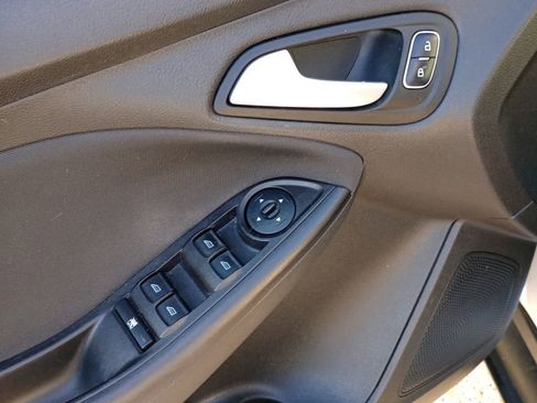 Used 2017 Ford Focus SE image 12