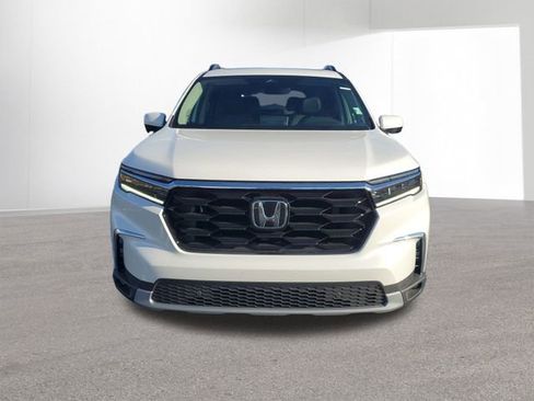 New 2025 Honda Pilot Touring image 16