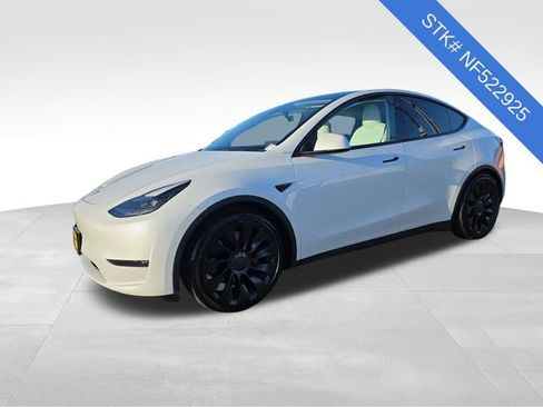 Used 2022 Tesla Model Y Performance image 3