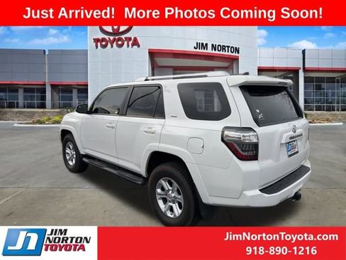 Used 2017 Toyota 4Runner SR5 Premium image 5