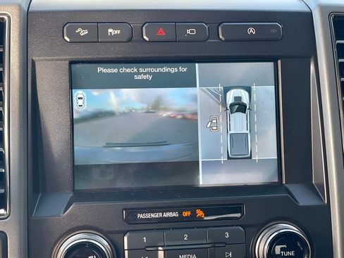 Used 2018 Ford F150 Raptor w/ Equipment Group 802A Luxury image 37