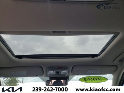 Certified 2024 Kia Telluride EX w/ EX Captain's Chair Package FWD image 28