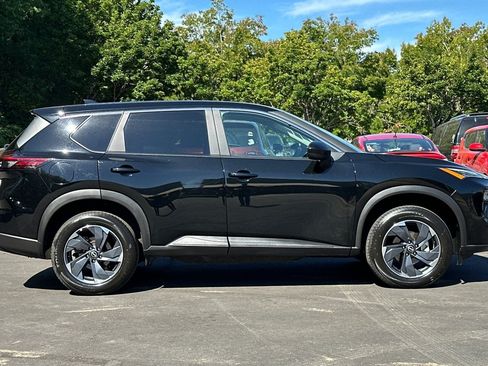 Used 2025 Nissan Rogue SV FWD image 3