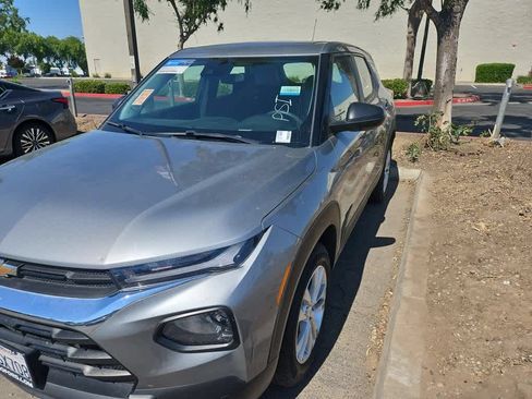 Used 2023 Chevrolet TrailBlazer LS FWD image 1