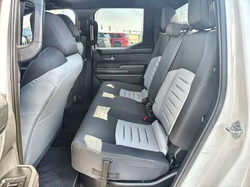 Used 2025 Toyota Tacoma TRD Sport AWD/4WD image 21