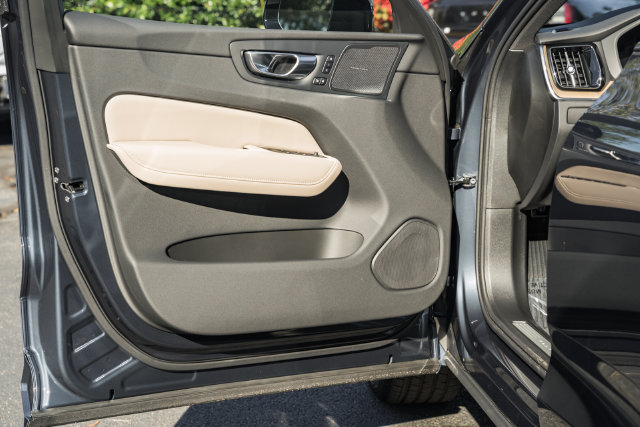 New 2027 Volvo XC60 T8 Plus AWD/4WD image 39