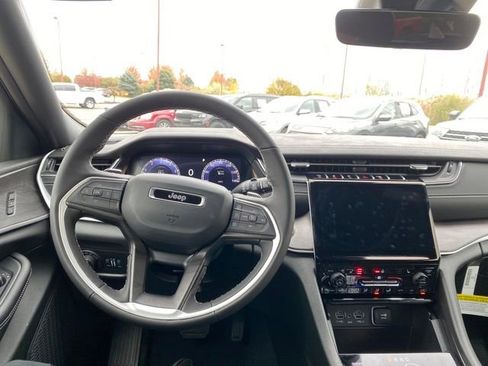 New 2025 Jeep Grand Cherokee Limited w/ Black Appearance Package image 2