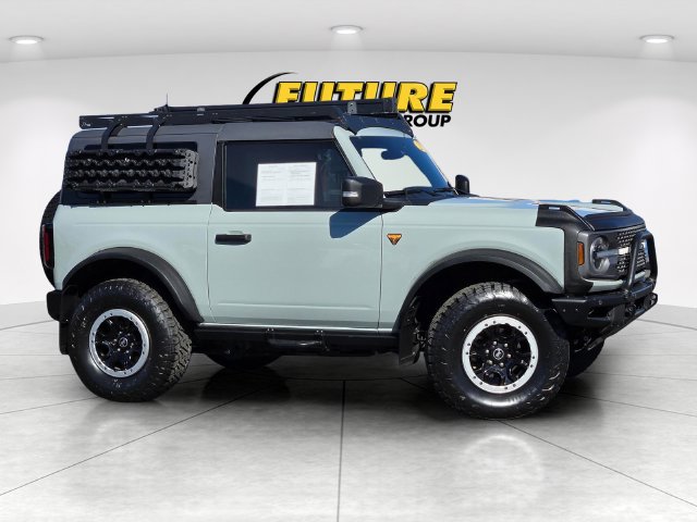 Used 2023 Ford Bronco Badlands w/ Sasquatch Package AWD/4WD image 3