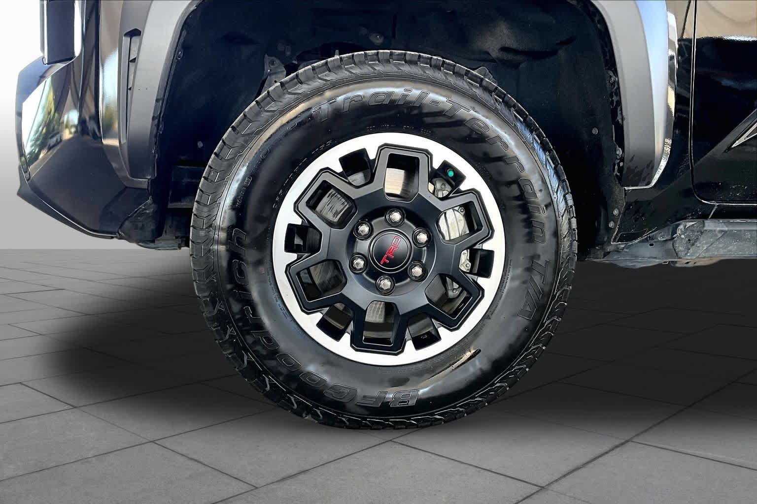 Used 2025 Toyota Tacoma TRD Off-Road AWD/4WD image 11