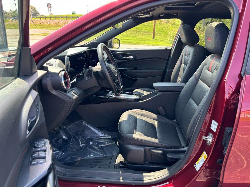Used 2024 Chevrolet Trax RS w/ Sunroof Package FWD image 9