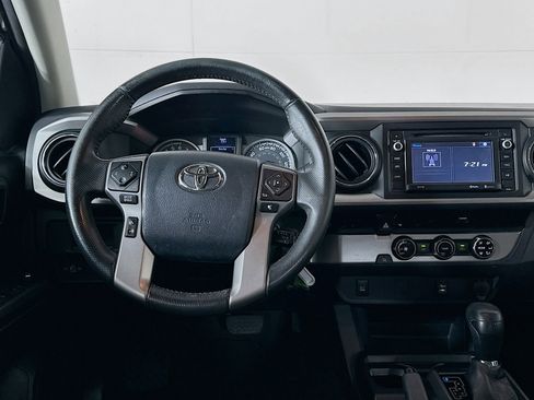 Used 2017 Toyota Tacoma SR5 w/ Tow Package image 17