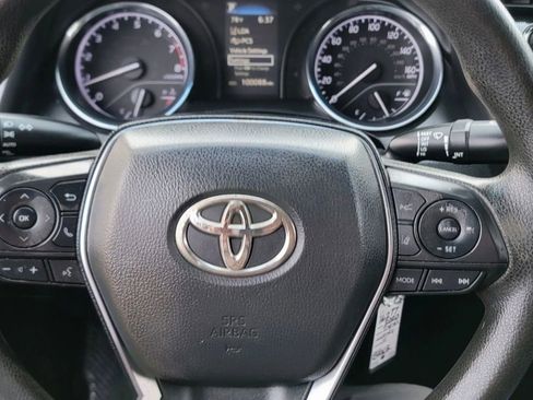 Used 2020 Toyota Camry LE image 21