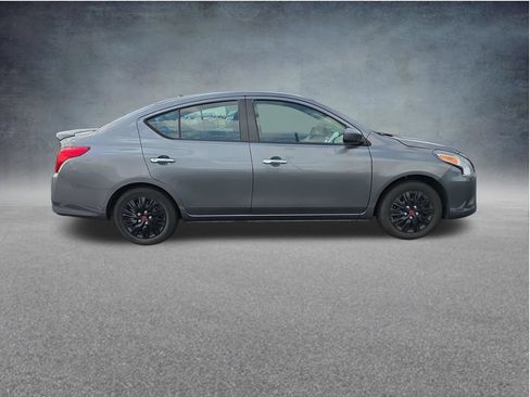 Used 2019 Nissan Versa SV FWD image 3