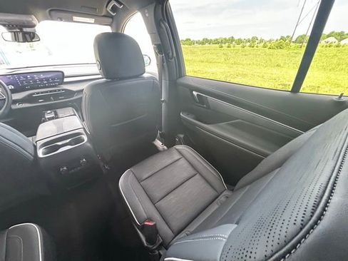 Used 2025 Buick Enclave Sport Touring FWD image 34