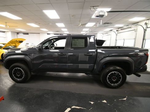 Used 2024 Toyota Tacoma TRD Off-Road AWD/4WD image 12