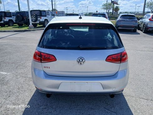 Used 2017 Volkswagen GTI SE FWD image 5