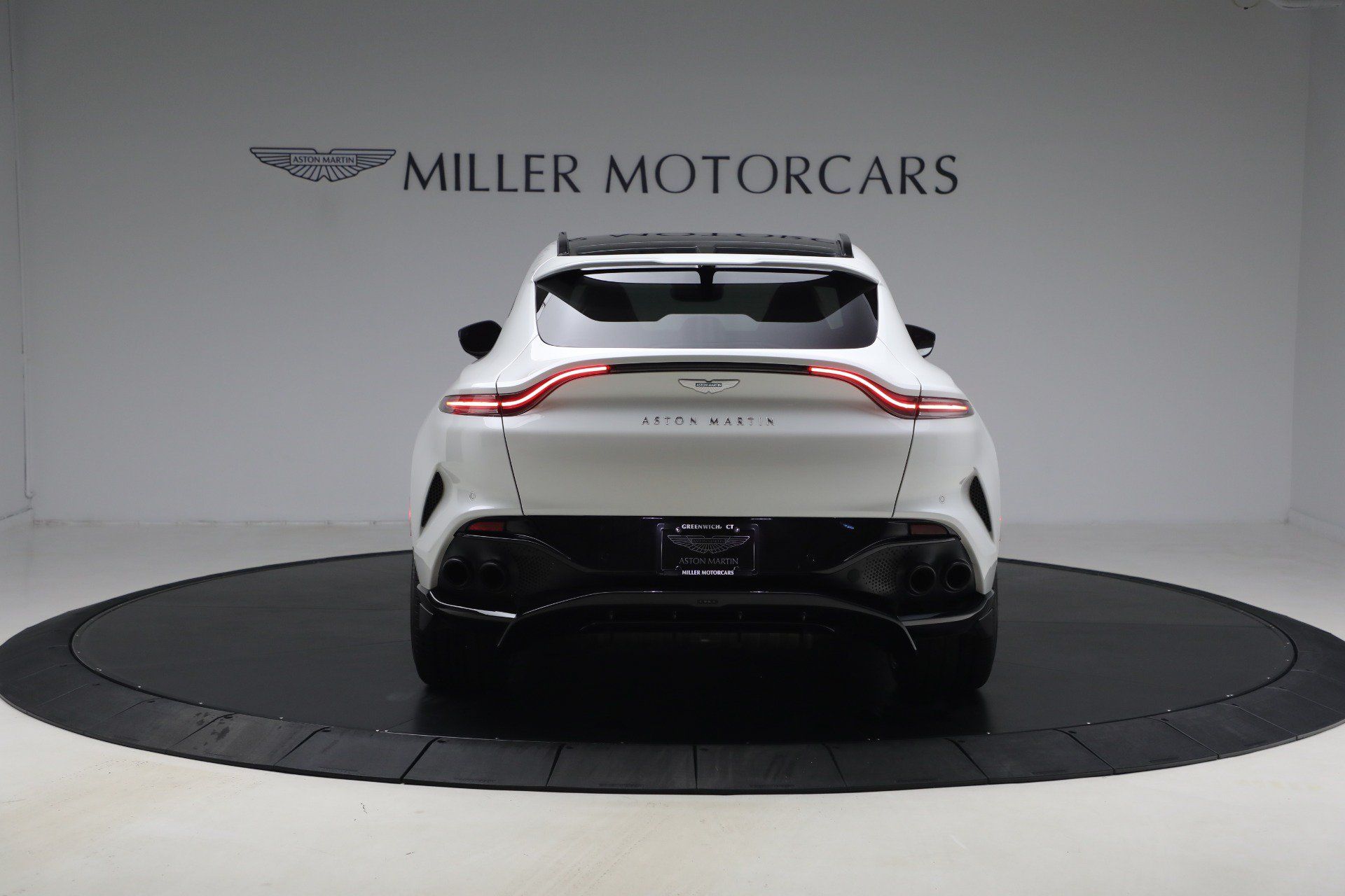 Used 2025 Aston Martin DBX 707 AWD/4WD image 6