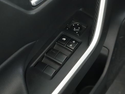 Used 2020 Toyota RAV4 XLE w/ XLE Grade Weather Package AWD/4WD image 6