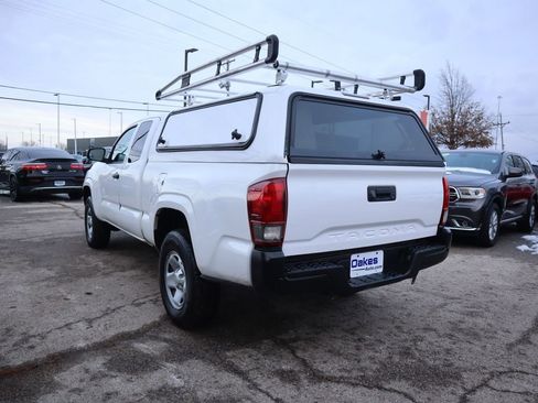 Used 2019 Toyota Tacoma SR image 5