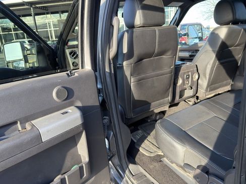 Used 2016 Ford F250 Lariat w/ Lariat Interior Package image 17