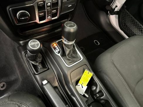 Used 2023 Jeep Wrangler Unlimited w/ Cold Weather Group image 20