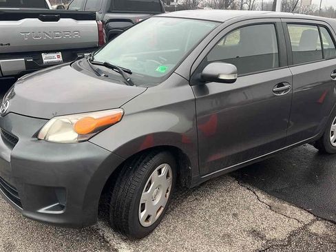 Used 2014 Scion xD image 1
