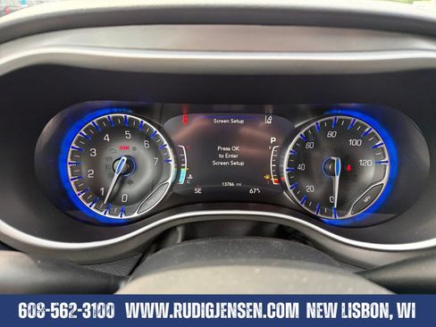 Used 2025 Chrysler Pacifica Select FWD image 15