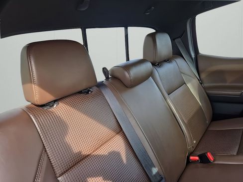 Used 2021 Toyota Tacoma Limited AWD/4WD image 16