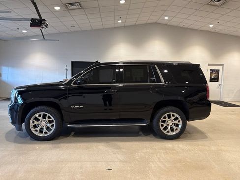 Used 2017 GMC Yukon SLE w/ SLE Value Package AWD/4WD image 4