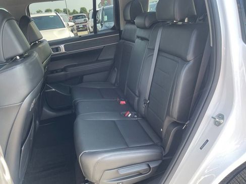 Used 2024 Hyundai Santa Fe Limited AWD/4WD image 32