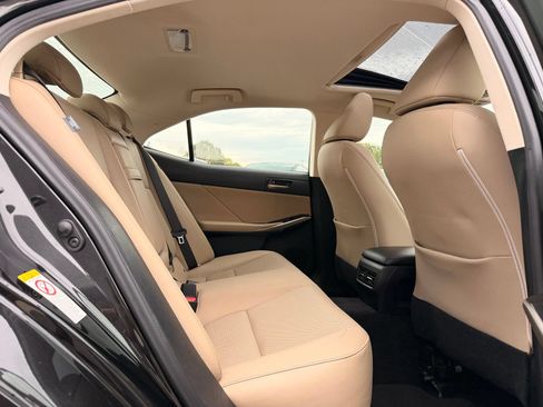 Used 2018 Lexus IS 300 w/ Comfort Package RWD image 27