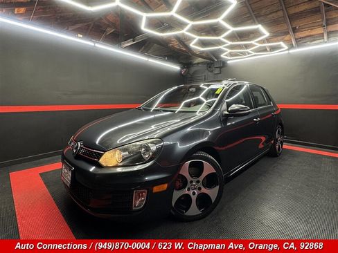 Used 2012 Volkswagen Golf 4-Door FWD image 2
