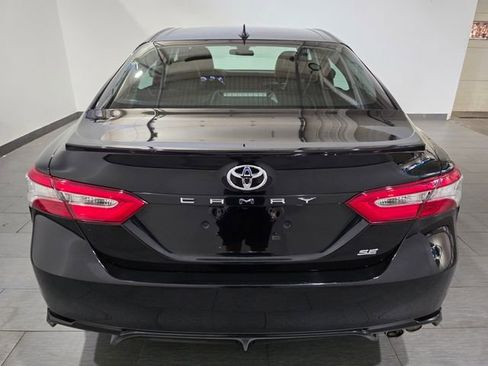Used 2020 Toyota Camry SE FWD image 4