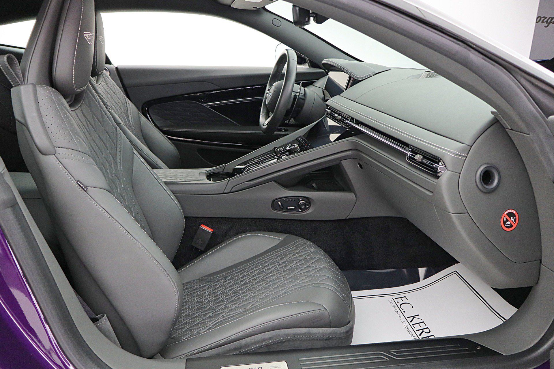 Used 2024 Aston Martin DB12 Coupe RWD image 29
