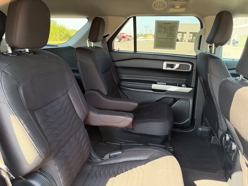 Used 2021 Ford Explorer XLT AWD/4WD image 14