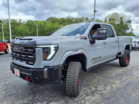 Used 2024 GMC Sierra 2500 AT4X image 13