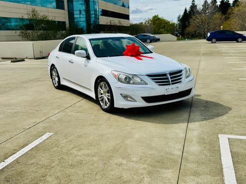 Used 2014 Hyundai Genesis 3.8 RWD image 1