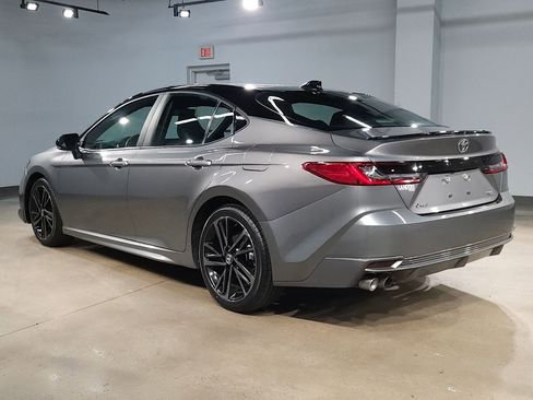 Used 2025 Toyota Camry XSE FWD image 5