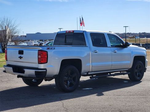 Used 2018 Chevrolet Silverado 1500 LT w/ Texas Edition image 4