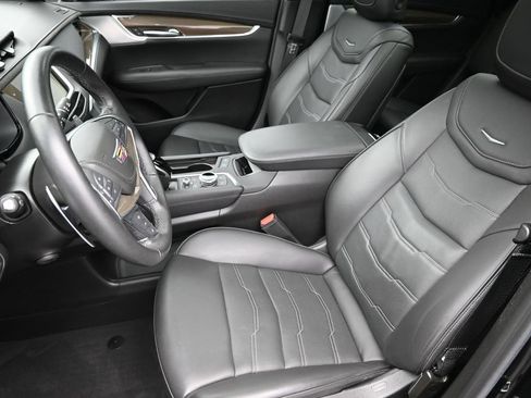 Used 2023 Cadillac XT5 Sportv w/ Platinum Package AWD/4WD image 11