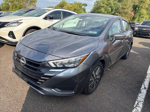 Used 2025 Nissan Versa SV w/ Trunk Package FWD image 2