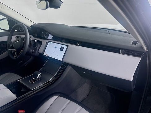 Used 2025 Land Rover Range Rover Evoque Dynamic SE image 30