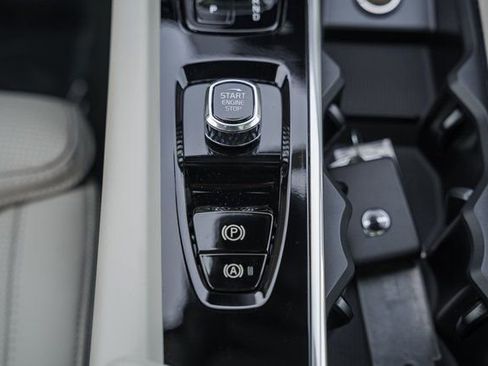 New 2026 Volvo XC60 B5 Ultra w/ Protection Package Premier image 26