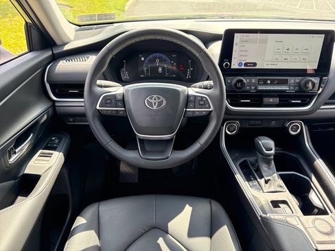 Used 2026 Toyota Grand Highlander AWD image 20