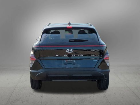 Certified 2025 Hyundai Kona SEL image 5