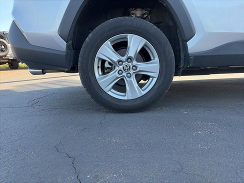 Used 2025 Toyota RAV4 XLE AWD/4WD image 7