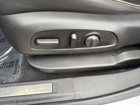 Used 2021 GMC Acadia Denali w/ Denali Ultimate Package image 17