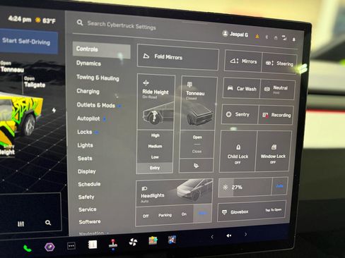 Used 2024 Tesla Cybertruck AWD Crew Cab image 23