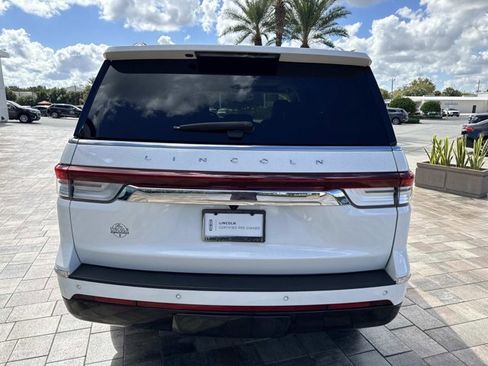 Used 2022 Lincoln Navigator Reserve image 3